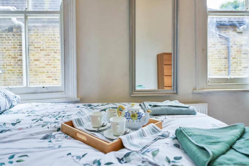 Groves 4 Bedroom, Shepherds Bush Londres Exterior foto