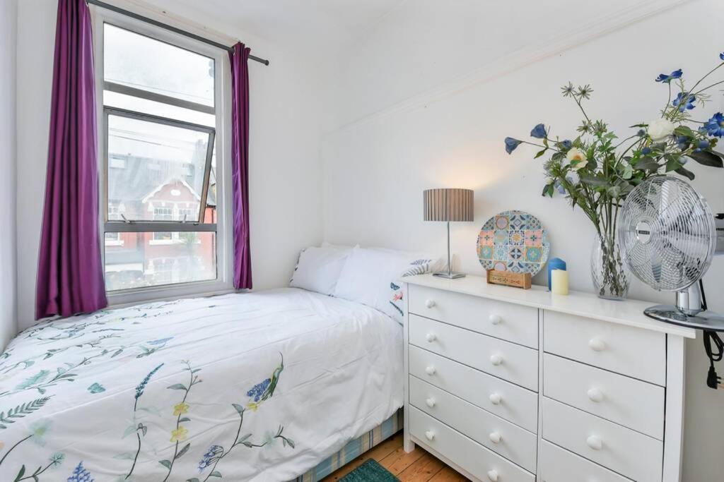 Groves 4 Bedroom, Shepherds Bush Londres Exterior foto