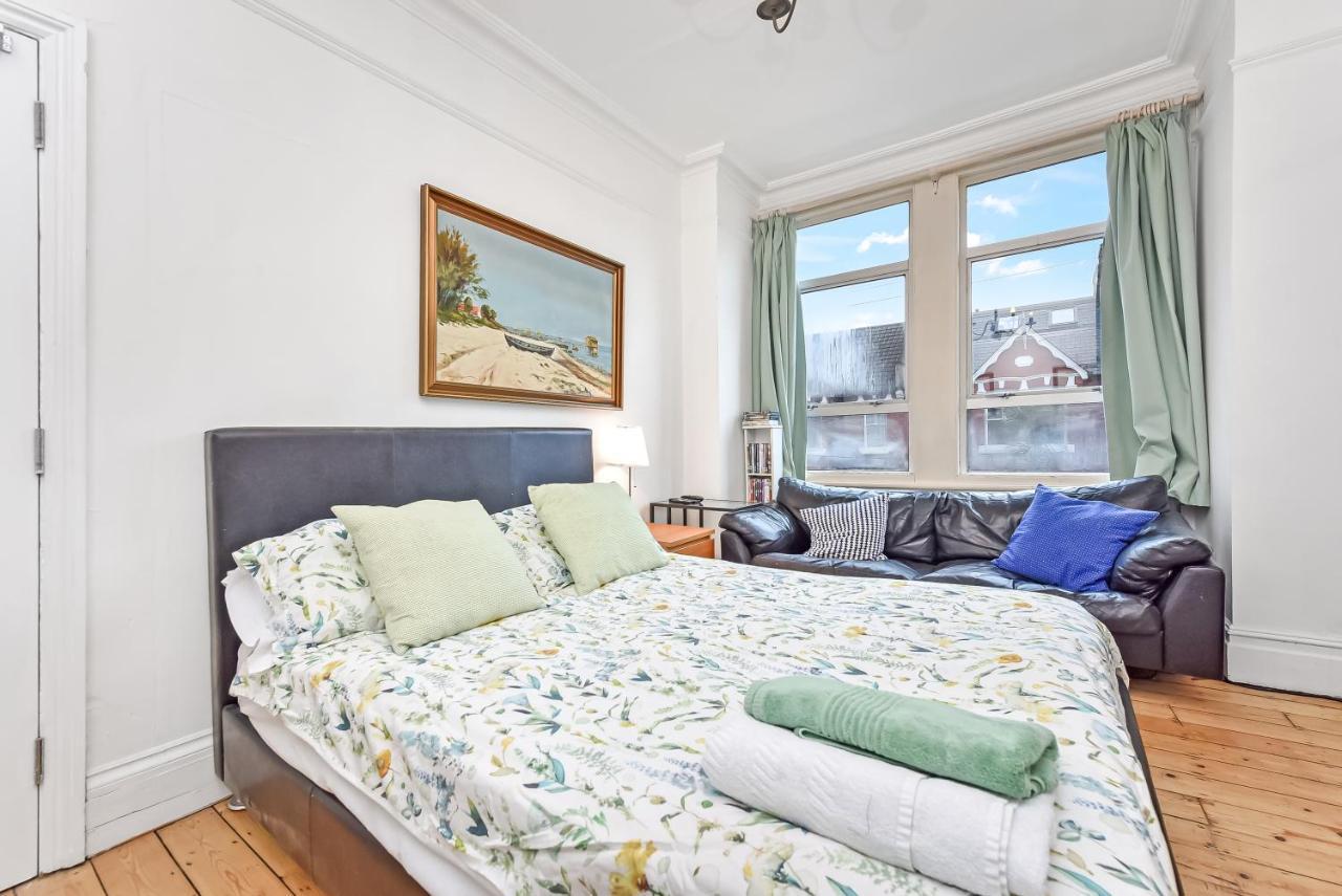 Groves 4 Bedroom, Shepherds Bush Londres Exterior foto